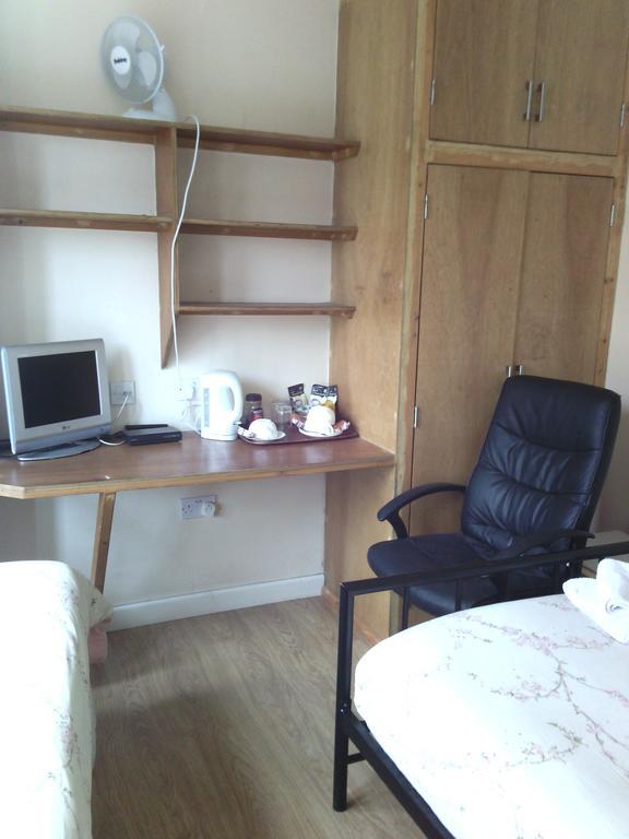Amazon Guest House Oxford Phòng bức ảnh